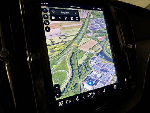 Volvo  XC60 2.0 T6 Plug-in hybrid AWD Plus Dark Trekhaak | 360° Camera | All Season banden | Crystal White | ... ActivLease financial lease