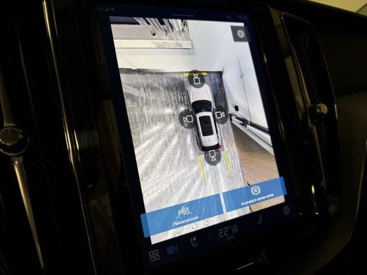 Volvo  XC60 2.0 T6 Plug-in hybrid AWD Plus Dark Trekhaak | 360° Camera | All Season banden | Crystal White | ... ActivLease financial lease