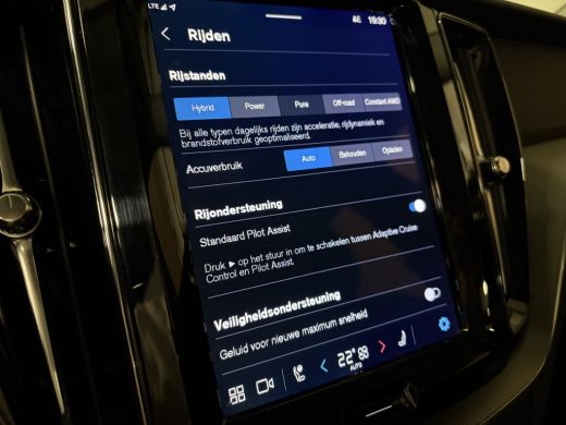 Volvo  XC60 2.0 T6 Plug-in hybrid AWD Plus Dark Trekhaak | 360° Camera | All Season banden | Crystal White | ... ActivLease financial lease