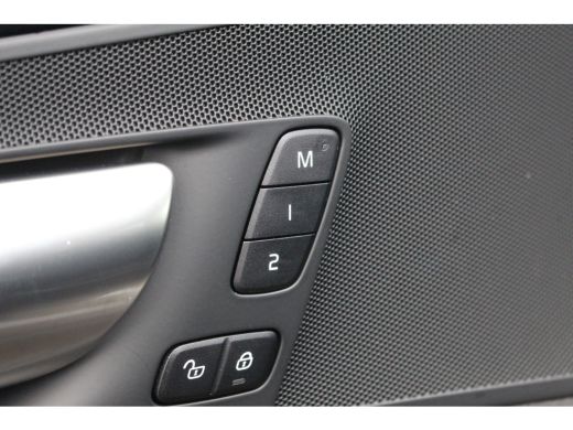 Volvo  XC60 2.0 T8 AWD Plus Bright 455 PK | Pano | Memory | 360 CAM | Winterpakket | 20" LMV | Pano | Memory ... ActivLease financial lease