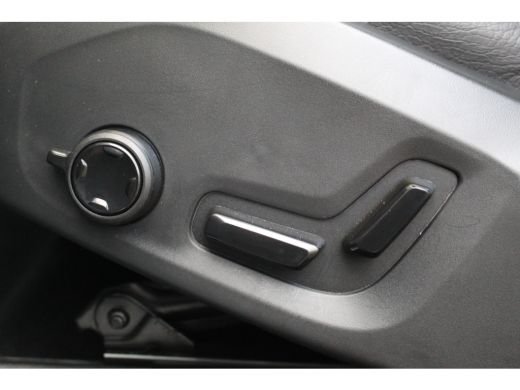 Volvo  XC60 2.0 T8 AWD Plus Bright 455 PK | Pano | Memory | 360 CAM | Winterpakket | 20" LMV | Pano | Memory ... ActivLease financial lease