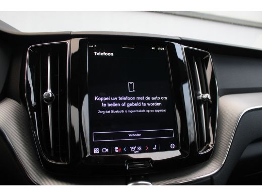 Volvo  XC60 2.0 T8 AWD Plus Bright 455 PK | Pano | Memory | 360 CAM | Winterpakket | 20" LMV | Pano | Memory ... ActivLease financial lease