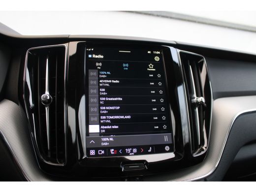 Volvo  XC60 2.0 T8 AWD Plus Bright 455 PK | Pano | Memory | 360 CAM | Winterpakket | 20" LMV | Pano | Memory ... ActivLease financial lease