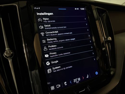 Volvo  XC60 T6 AWD Recharge Plus Dark Harman Kardon | All Season banden | Adaptieve Cruise Control | Standkac... ActivLease financial lease