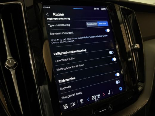 Volvo  XC60 T6 AWD Recharge Plus Dark Harman Kardon | All Season banden | Adaptieve Cruise Control | Standkac... ActivLease financial lease