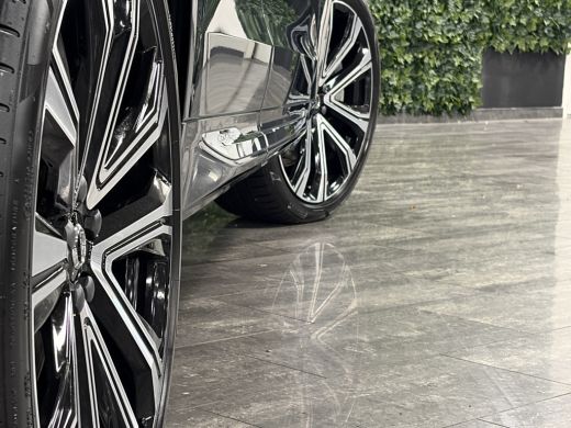 Volvo  XC60 T8 AWD Recharge Ultimate Bright Luchtvering | 360° Camera | 455pk Head-Up Display | Harman Kardon... ActivLease financial lease