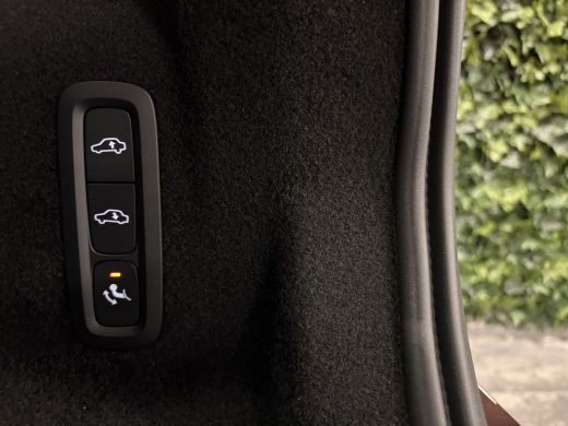 Volvo  XC60 T8 AWD Recharge Ultra Dark Vol! | 455pk | Bowers & Wilkins | Luchtvering | Trekhaak | Mulberry Re... ActivLease financial lease