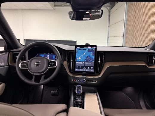 Volvo  XC60 T8 AWD Recharge Ultra Dark Vol! | 455pk | Bowers & Wilkins | Luchtvering | Trekhaak | Mulberry Re... ActivLease financial lease