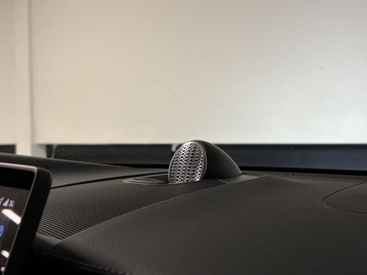 Volvo  XC60 T8 AWD Recharge Ultra Dark Vol! | 455pk | Bowers & Wilkins | Luchtvering | Trekhaak | Mulberry Re... ActivLease financial lease