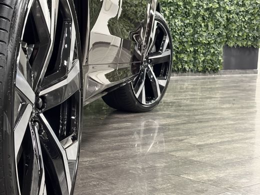 Volvo  XC60 T8 AWD Recharge Ultra Dark Vol! | 455pk | Bowers & Wilkins | Luchtvering | Trekhaak | Mulberry Re... ActivLease financial lease