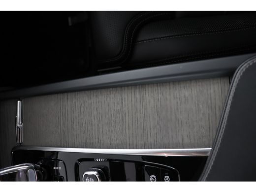 Volvo  XC90 T8 AWD Ultimate Dark ActivLease financial lease