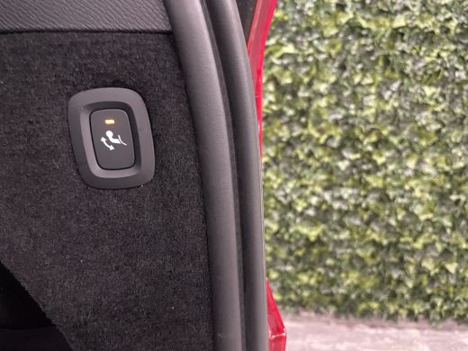 Volvo  XC90 T8 AWD Recharge R-Design Long Range Trekhaak | 455pk | Adaptieve Cruise Control | Stoel en Stuurw... ActivLease financial lease