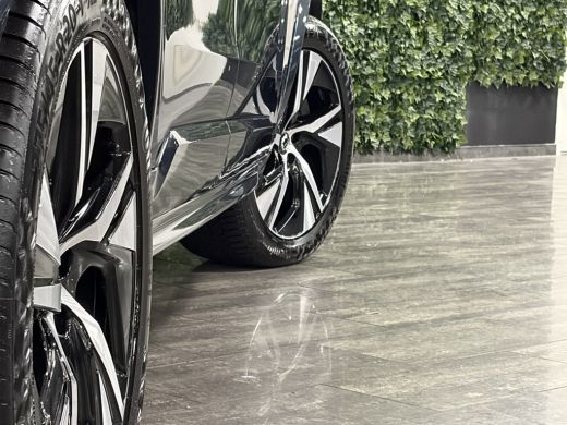 Volvo  XC90 T8 AWD Recharge R-Design Trekhaak | Schuifdak | Adaptieve Cruise Control | Stoel en Stuurwielverw... ActivLease financial lease