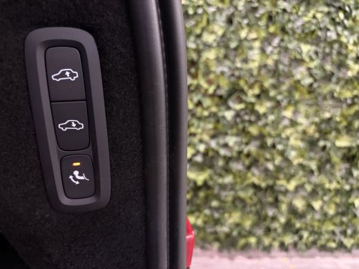 Volvo  XC90 T8 AWD Recharge Ultimate Dark Vol! | Luchtvering | Bowers & Wilkins | Trekhaak | 455pk | 360° Cam... ActivLease financial lease