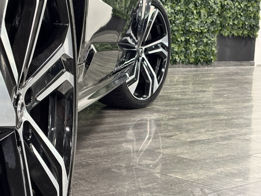 Volvo  XC90 T8 AWD Recharge Ultimate Dark Vol! | Luchtvering | Bowers & Wilkins | Trekhaak | 455pk | 360° Cam... ActivLease financial lease