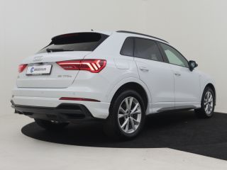 Audi Q3 45 TFSI e S edition | Camera achter | Lederen bekleding | Dodehoekdetectie | Park assist | Naviga...