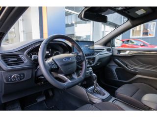 Ford Focus 1.0 EcoBoost Hybrid ST Line | Trekhaak | Stoel/stuur/voorruit verwarming | Cruise adaptief | Dode...