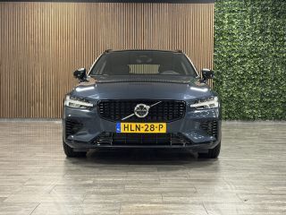 Volvo  V60 2.0 T6 AWD Recharge Plus Dark 245km! | Trekhaak | 360&deg; Camera | Harman Kardon | Adaptieve Cruise ...