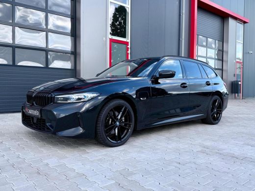 BMW 3 Serie Touring 330e M-Sport | Facelift | LED | Carplay ActivLease financial lease