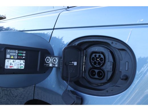 Land Rover Range Rover Velar 2.0 P400e | NL-AUTO | Schuif/kantel dak | Keyless | Camera | Cruise Control | Stoelverwarming | M... ActivLease financial lease