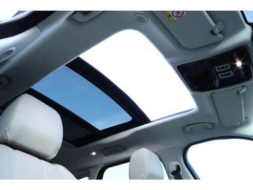 Land Rover Range Rover Velar 2.0 P400e | NL-AUTO | Schuif/kantel dak | Keyless | Camera | Cruise Control | Stoelverwarming | M... ActivLease financial lease