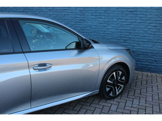 Peugeot 208 Allure | 16" Lichtmetalen velgen 'ELBORN' | Climate Control | Dashboard en deurpanelen in kunstst... ActivLease financial lease