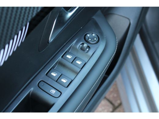 Peugeot 208 Allure | 16" Lichtmetalen velgen 'ELBORN' | Climate Control | Dashboard en deurpanelen in kunstst... ActivLease financial lease