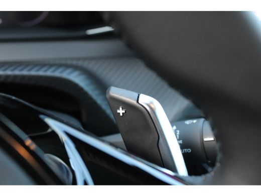 Peugeot 208 Allure | 16" Lichtmetalen velgen 'ELBORN' | Climate Control | Dashboard en deurpanelen in kunstst... ActivLease financial lease