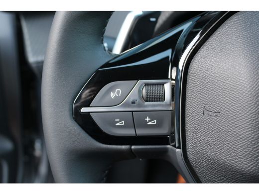 Peugeot 208 Allure | 16" Lichtmetalen velgen 'ELBORN' | Climate Control | Dashboard en deurpanelen in kunstst... ActivLease financial lease