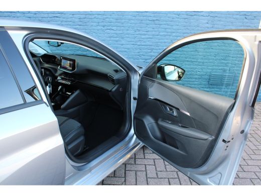 Peugeot 208 Allure | 16" Lichtmetalen velgen 'ELBORN' | Climate Control | Dashboard en deurpanelen in kunstst... ActivLease financial lease