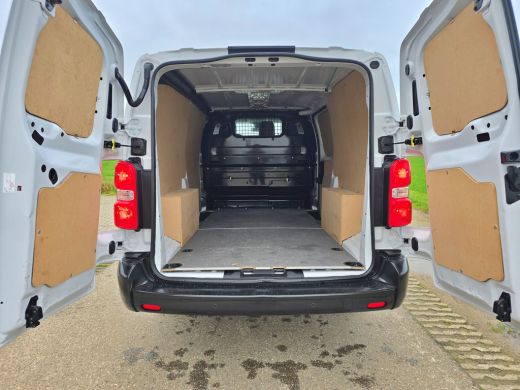 Toyota ProAce 2.0 D-4D Long L3 H1 - 145 Pk - Euro 6 - ParkeerCamera - Airco - Cruise Control - AppleCarplay And... ActivLease financial lease