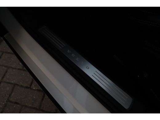 Volvo  V90 2.0 T8 AWD Inscription Panorama / Bowers & Wilkins / Pilot assist / Dode hoek / ActivLease financial lease
