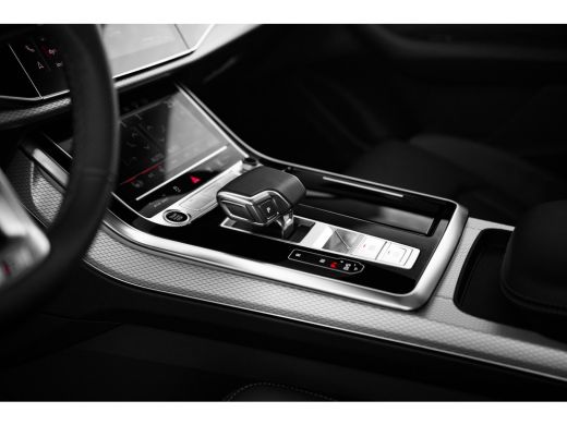 Audi Q8 55 TFSI e quattro Pro Line | Achterbank verstelbaar | Achterbank verwarmd | Cruise control adapti... ActivLease financial lease