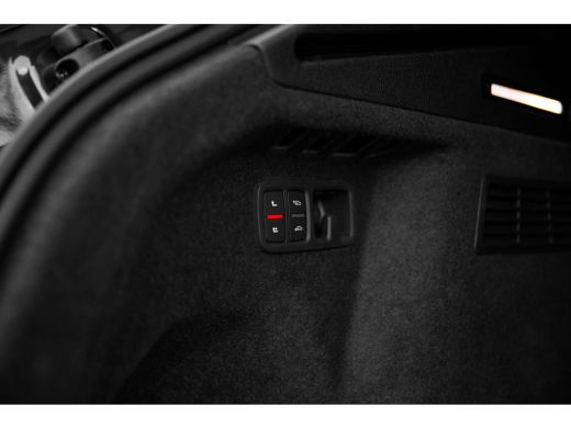 Audi Q8 55 TFSI e quattro Pro Line | Achterbank verstelbaar | Achterbank verwarmd | Cruise control adapti... ActivLease financial lease