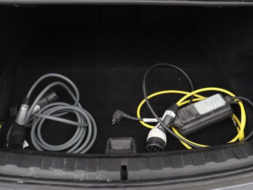 BMW 3 Serie 320e M Sport | Leder | Trekhaak | Stoelverwarming | Carplay | Sportstoelen | Laserlicht | Live Co... ActivLease financial lease