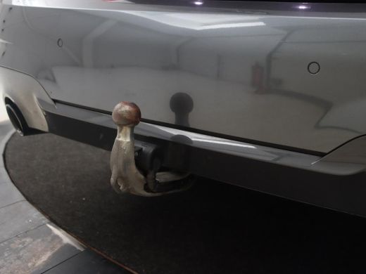 BMW 3 Serie 320e M Sport | Leder | Trekhaak | Stoelverwarming | Carplay | Sportstoelen | Laserlicht | Live Co... ActivLease financial lease