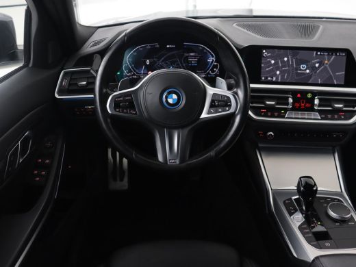 BMW 3 Serie 320e M Sport | Leder | Trekhaak | Stoelverwarming | Carplay | Sportstoelen | Laserlicht | Live Co... ActivLease financial lease