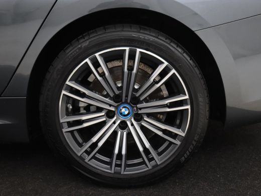 BMW 3 Serie 320e M Sport | Leder | Trekhaak | Stoelverwarming | Carplay | Sportstoelen | Laserlicht | Live Co... ActivLease financial lease