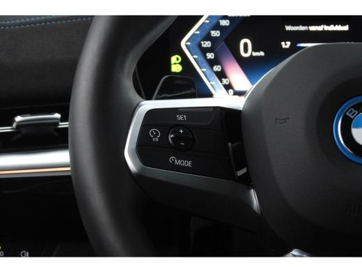 BMW iX2 eDrive20 High Executive M Sport / Panoramadak / Sportstoelen / M Adaptief onderstel / Comfort Acc... ActivLease financial lease
