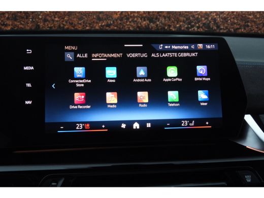 BMW iX2 eDrive20 High Executive M Sport / Panoramadak / Sportstoelen / M Adaptief onderstel / Comfort Acc... ActivLease financial lease