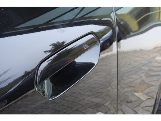 BMW iX2 eDrive20 High Executive M Sport / Panoramadak / Sportstoelen / M Adaptief onderstel / Comfort Acc... ActivLease financial lease