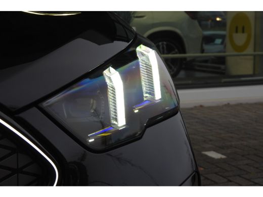 BMW iX2 eDrive20 High Executive M Sport / Panoramadak / Sportstoelen / M Adaptief onderstel / Comfort Acc... ActivLease financial lease