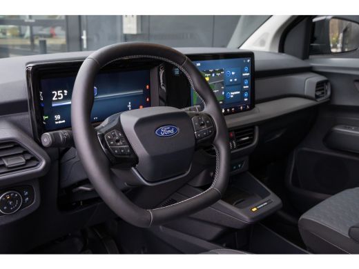 Ford E-Transit Courier Limited 44 kWh | DIRECT LEVERBAAR | Trekhaak | Adapt. Cruise | Dodehoek Detectie | Camera | Winte... ActivLease financial lease