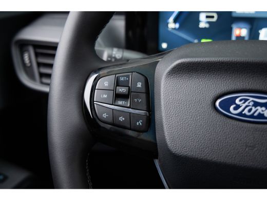 Ford E-Transit Courier Limited 44 kWh | DIRECT LEVERBAAR | Trekhaak | Adapt. Cruise | Dodehoek Detectie | Camera | Winte... ActivLease financial lease