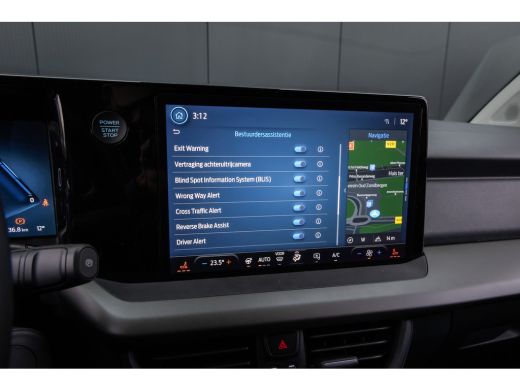 Ford E-Transit Courier Limited 44 kWh | DIRECT LEVERBAAR | Trekhaak | Adapt. Cruise | Dodehoek Detectie | Camera | Winte... ActivLease financial lease