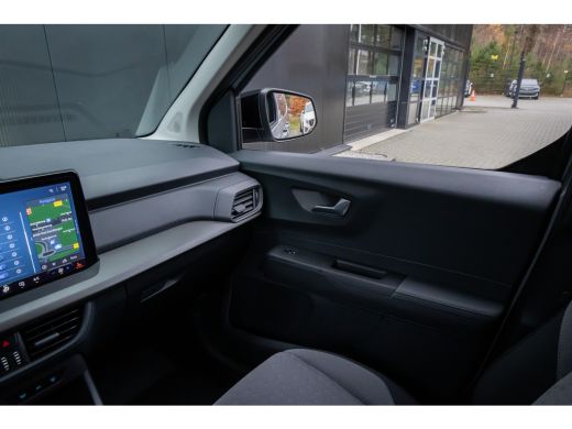 Ford E-Transit Courier Limited 44 kWh | DIRECT LEVERBAAR | Trekhaak | Adapt. Cruise | Dodehoek Detectie | Camera | Winte... ActivLease financial lease