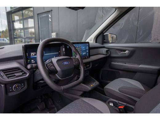 Ford E-Transit Courier Limited 44 kWh | DIRECT LEVERBAAR | Trekhaak | Adapt. Cruise | Dodehoek Detectie | Camera | Winte... ActivLease financial lease