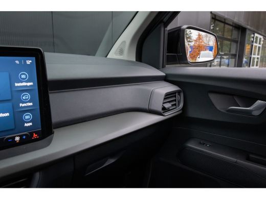 Ford E-Transit Courier Limited 44 kWh | DIRECT LEVERBAAR | Trekhaak | Adapt. Cruise | Dodehoek Detectie | Camera | Winte... ActivLease financial lease