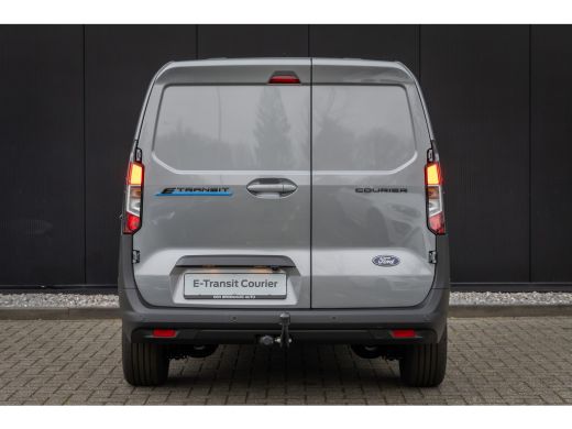 Ford E-Transit Courier Limited 44 kWh | DIRECT LEVERBAAR | Trekhaak | Adapt. Cruise | Dodehoek Detectie | Camera | Winte... ActivLease financial lease