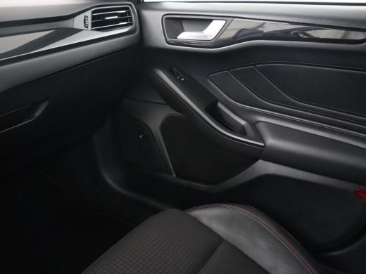 Ford Focus 1.5 EcoBoost ST Line X | Panoramadak | Half leder | Stoel & stuurverwarming | Adaptive cruise | C... ActivLease financial lease